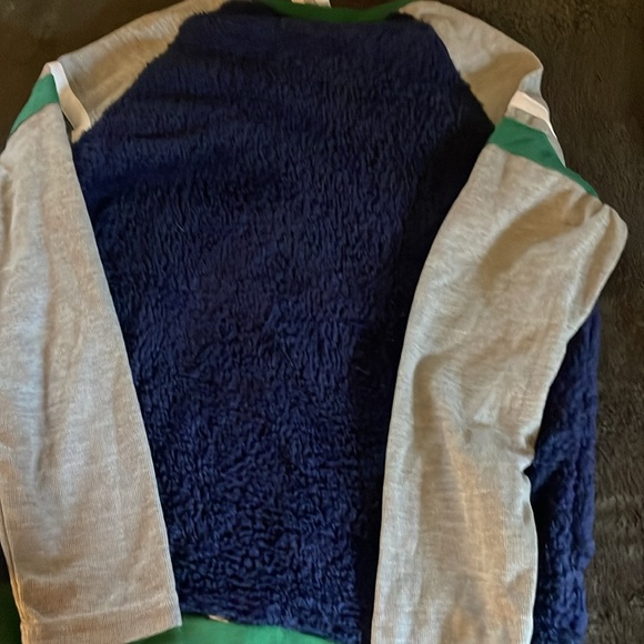 Boys fuzzy pajamas Size L. Long sleeve top & pants. BNWT. Never worn. - Picture 2 of 4